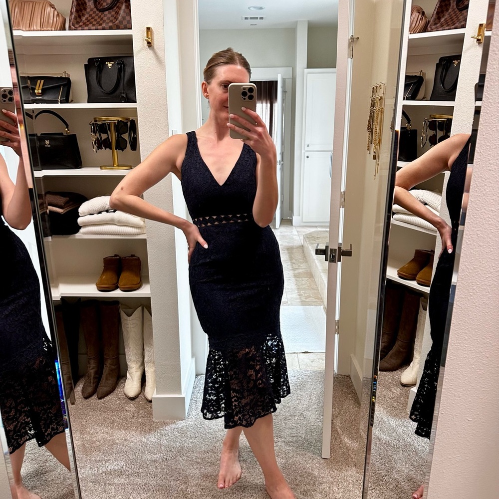 Elegant Navy Lace Midi Dress